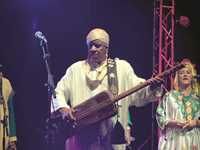 VIEUX FARKA TOURE ET MAÂLEM MUSTAPHA BAQBOU AU FESTIVAL INTERNATIONAL DE LA MUSIQUE DIWANE D'ALGER