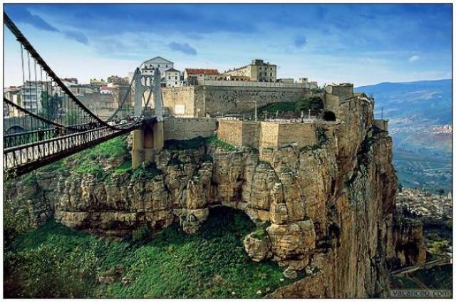 قسنطينة عاصمة للثقافة العربية لعام 2015... طبع مخطوطات علماء الدين التي لم يسبق نشرها