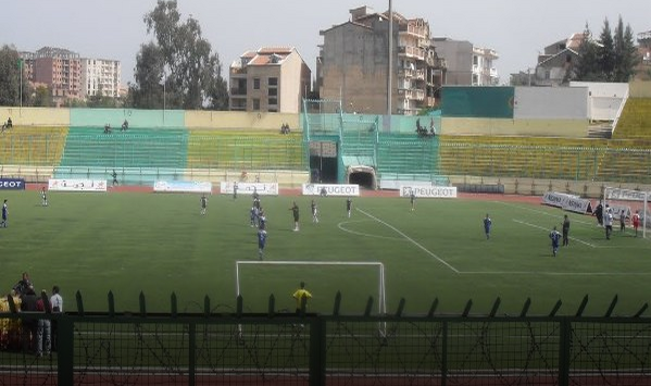 غلق ملعب تيزي وزو واستدعاء حناشي وحكام المباراة