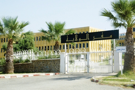 إدارات خاوية على عروشها في تيبازة