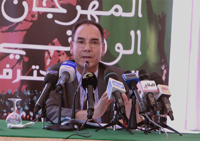 En hommage au dramaturge M'hamed Benguettaf