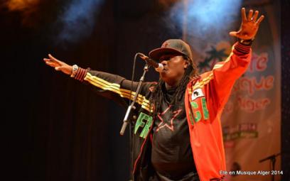 Honneur à la world music pétrie de sonorités africaines et algérienne