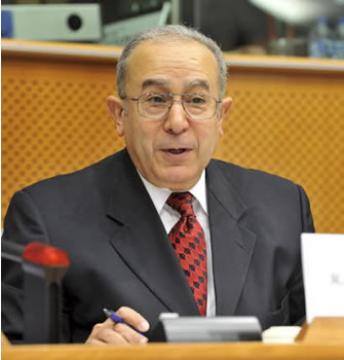 Lamamra appelle à faire taire les armes