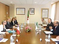 Messahel reçoit Hélène Le Gal à Alger