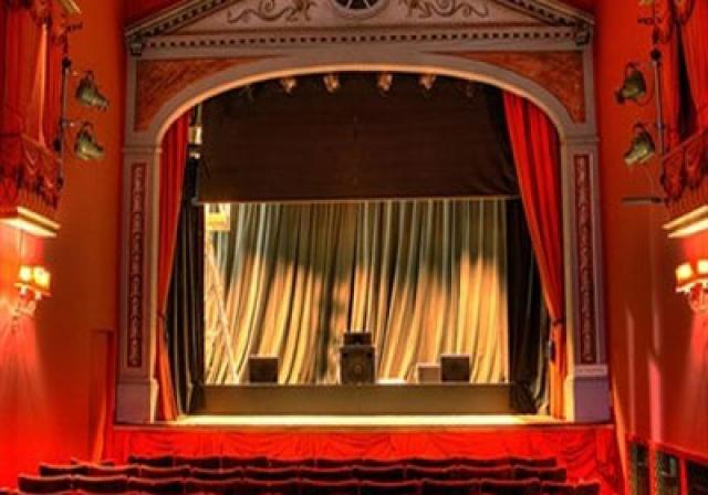 مسرحية جبل الأماني من إنتاج المسرح الجهوي سكيكدة ...حين يتغلب حب النفس على حب الضمير