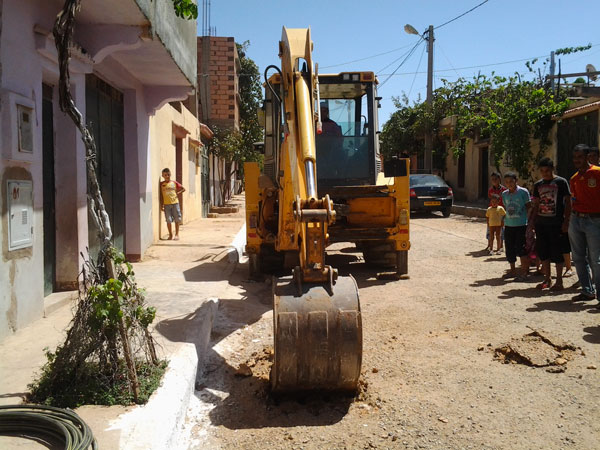 في أجواء احتفالية صنعها سكان المناطق المستفيدة بمعسكر