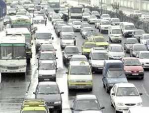 فوضى مرورية بشارع العربي بن مهيدي