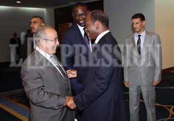 La paix en marche à Alger