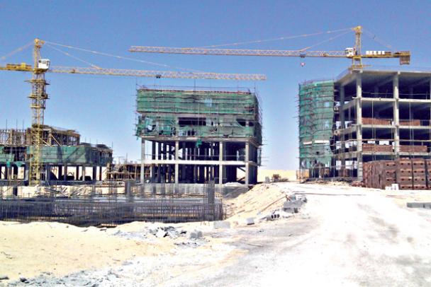 التفكير في نصب الخيام لتدريس الطلبة بالوادي