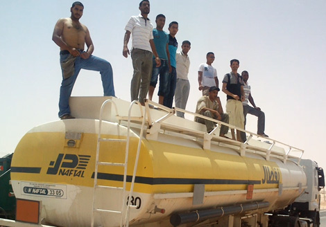 والي أدرار يأمر بفض الاعتصام أمام شركة كوسيدار وتحرير العمال المحتجزين