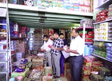 تحرير 120 مخالفة وحجز 3 آلاف كغ من المواد الاستهلاكية بسطيف