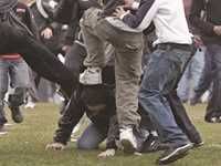 deux jeunes d'origine algérienne agressés près de Paris