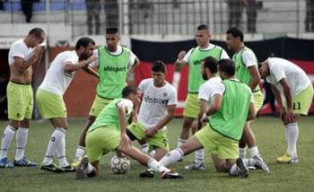 Les Crabes affûtent leurs armes