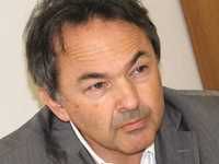 Il est spécialiste des mouvements islamistes