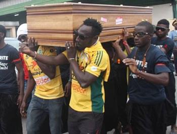 Hannachi et les supporters crient leur colère