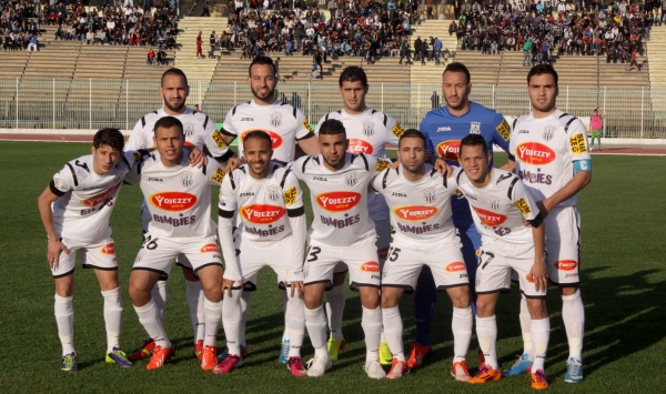 الكاف تعاقب وفاق سطيف باللعب دون جمهور في نصف نهائي رابطة أبطال إفريقيا