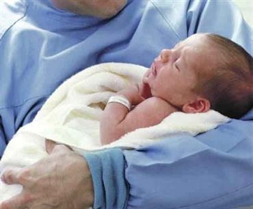 سيدة تضع مولودها داخل سيارة بعين ولمان في سطيف