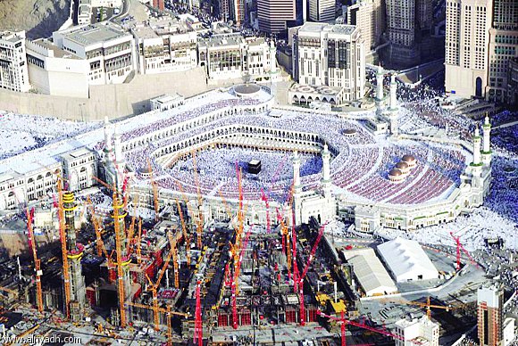 عمارة المسجد الحرام في العهد السعودي الزاهر