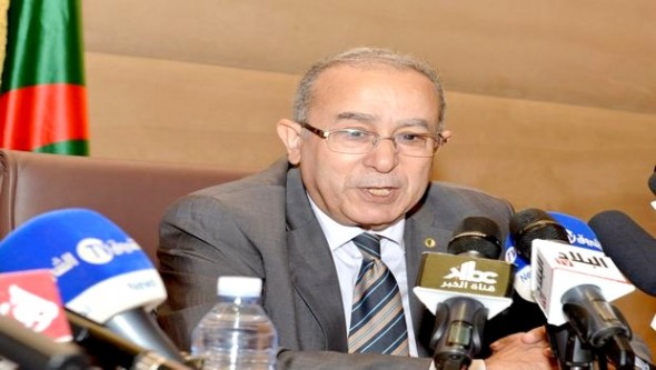 L'Algérie exclut d'imposer aux Tunisiens une 