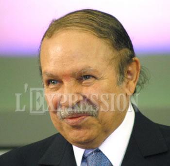 Le Président Bouteflika signe plusieurs décrets