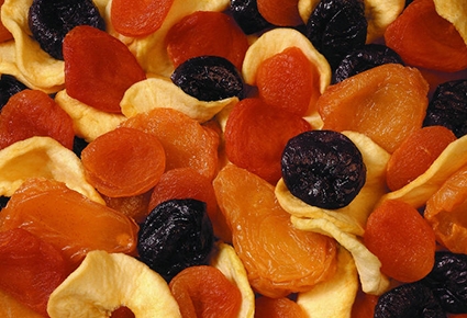 حجز أكثر من 1.5 طن من الفواكه المجففة و16.676 علبة طماطم فاسدة مهربة بعين تموشنت