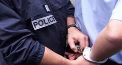 توقيف ثلاثة أشخاص محل بحث لحيازة سلاح أبيض