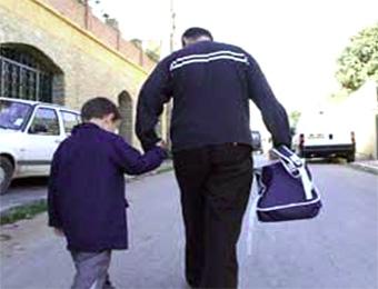 أولياء التلاميذ يحتجّون بتلاغ في سيدي بلعباس