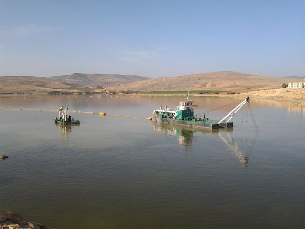 وزير الموارد المائية بمعسكر