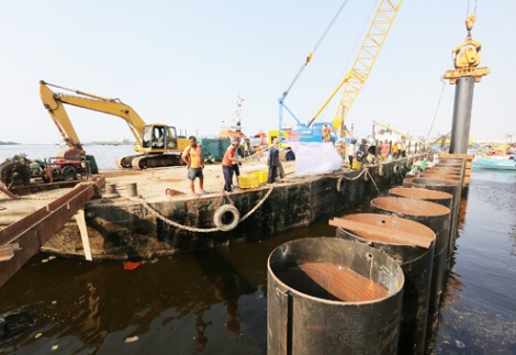 إندونيسيا تبني حائطاً بحرياً لحماية العاصمة