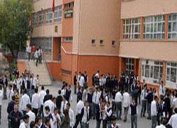 تلاميذ مفصولون يحتجّون ويغلقون متقنة مقرة بالمسيلة