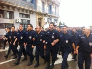 Rassemblement de policiers devant la présidence de la République