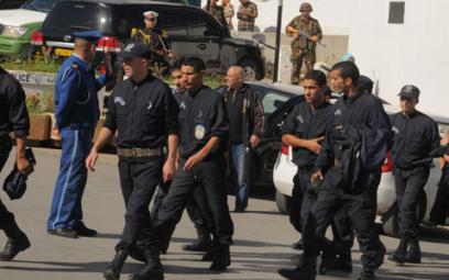 La rue, arbitre entre l'Etat et ses propres agents