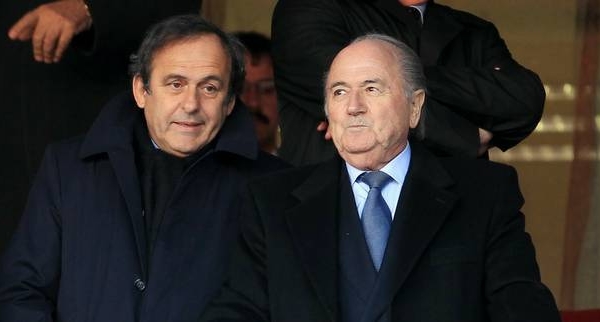 كرة القدم.. البطاقة البيضاء بعد الحمراء والصفراء