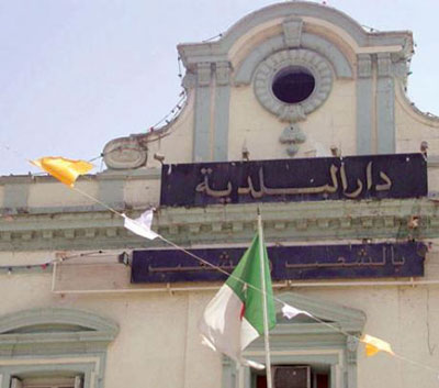 3 مجالس بلدية مجمّدة بتيارت