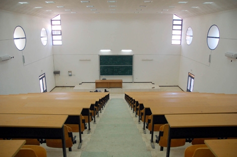 تنظيمات طلابية تغلق كليات بجامعة الأغواط