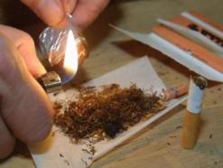 توقيف كهل معاق حركيا يبيع المخدرات عبر نافذة مسكنه بسطيف