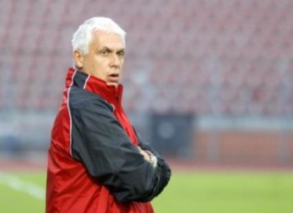 ادارة اتحاد العاصمة تفكر في بديل للمدرب فيلود