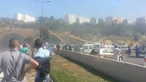 طالبوا بترحيلهم إلى سكنات لائقة