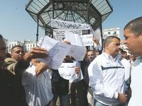 Ils réclament les mêmes avantages que leurs collègues en activité