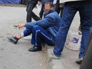 شابان يعتديان على شرطي بوادي ارهيو في غليزان