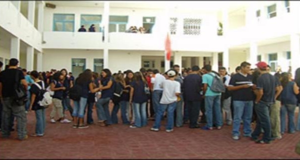 سكير يقتحم ثانوية بتمالوس في سكيكدة