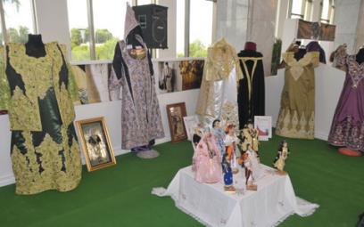 Les dessous officiels et les non-dits