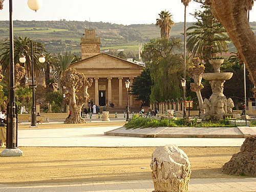 Cherchell et sa mosquée aux cent colonnes
