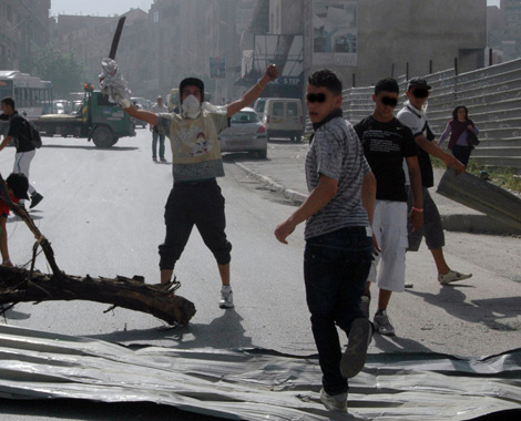 مواجهات دامية بالمولوتوف والأسلحة البيضاء بين عشرات الشباب بوهران