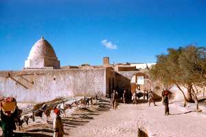porte du village de ferkane en 1961