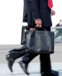 كهل ينتحل صفة اطار سامي للنصب علي ضحاياه بسيدي بلعباس