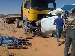المطمر في غليزان وفاة سيدة وجرح 5 آخرين في حادث اصطدام بين سيارة وشاحنة