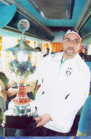 بن شيحة الناطق الرسمي للمولودية و المدرب المساعد لسطيف سابقا