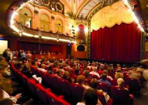 Un show vivant au niveau des quais du port de Béjaïa