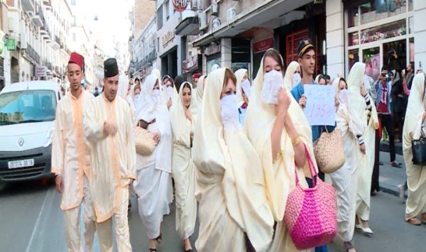 الحايك والطربوش في شوارع العاصمة